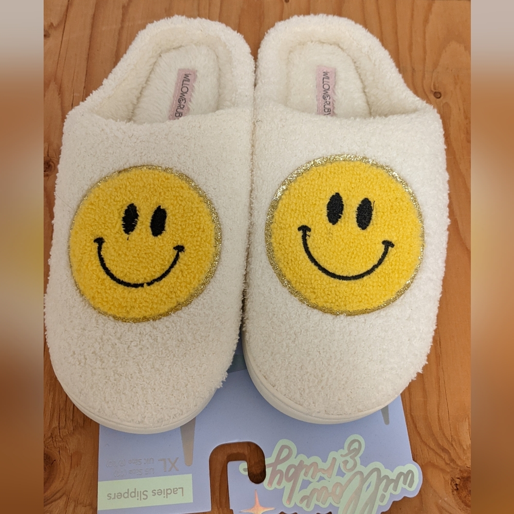 Willow and Ruby White and Yellow Smiley Face Slippers